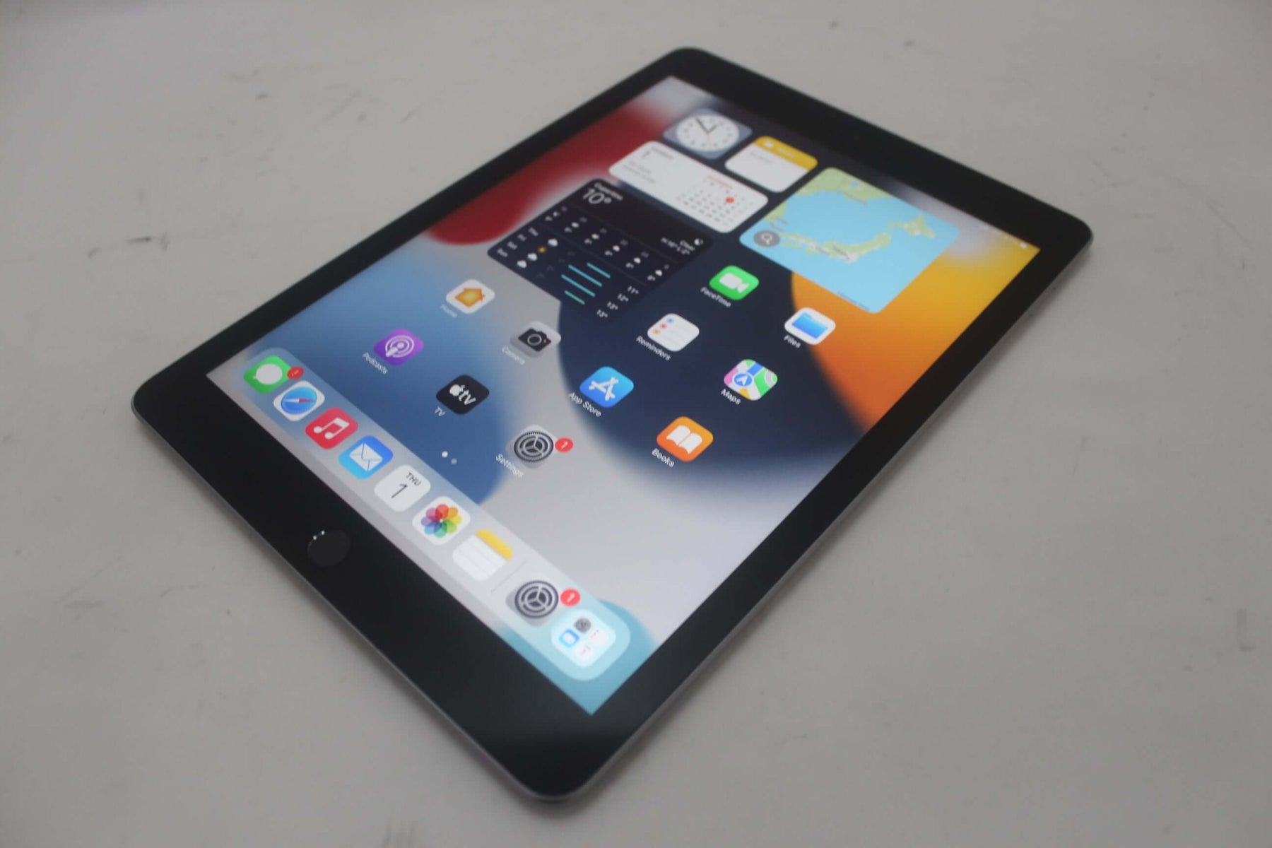 iPad 第6世代 Wi-Fi + Cellular 32GB スペースグレイ – Vertex Digital